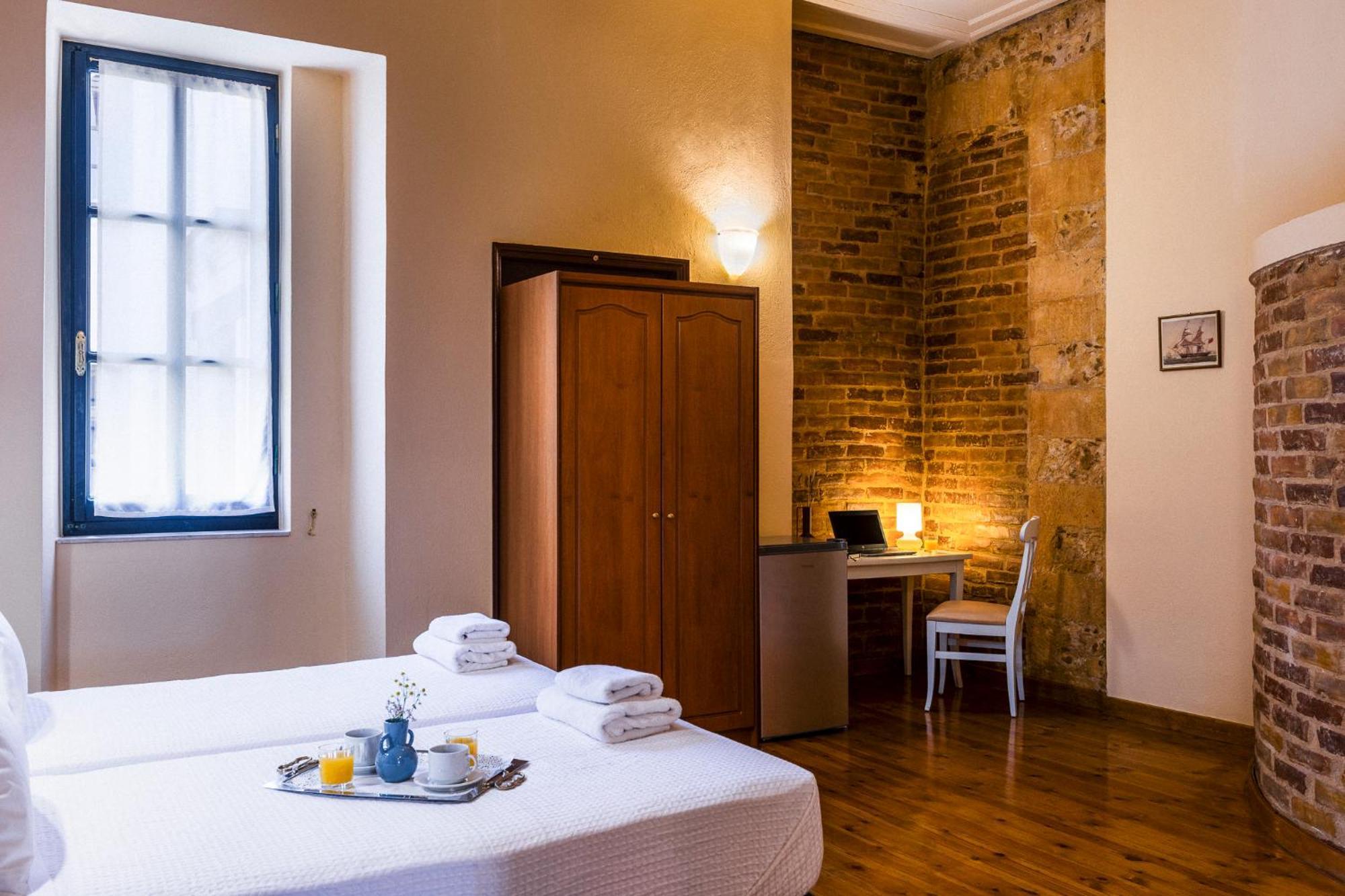 Sundial Lodge Chrissi Akti Chania Exterior foto