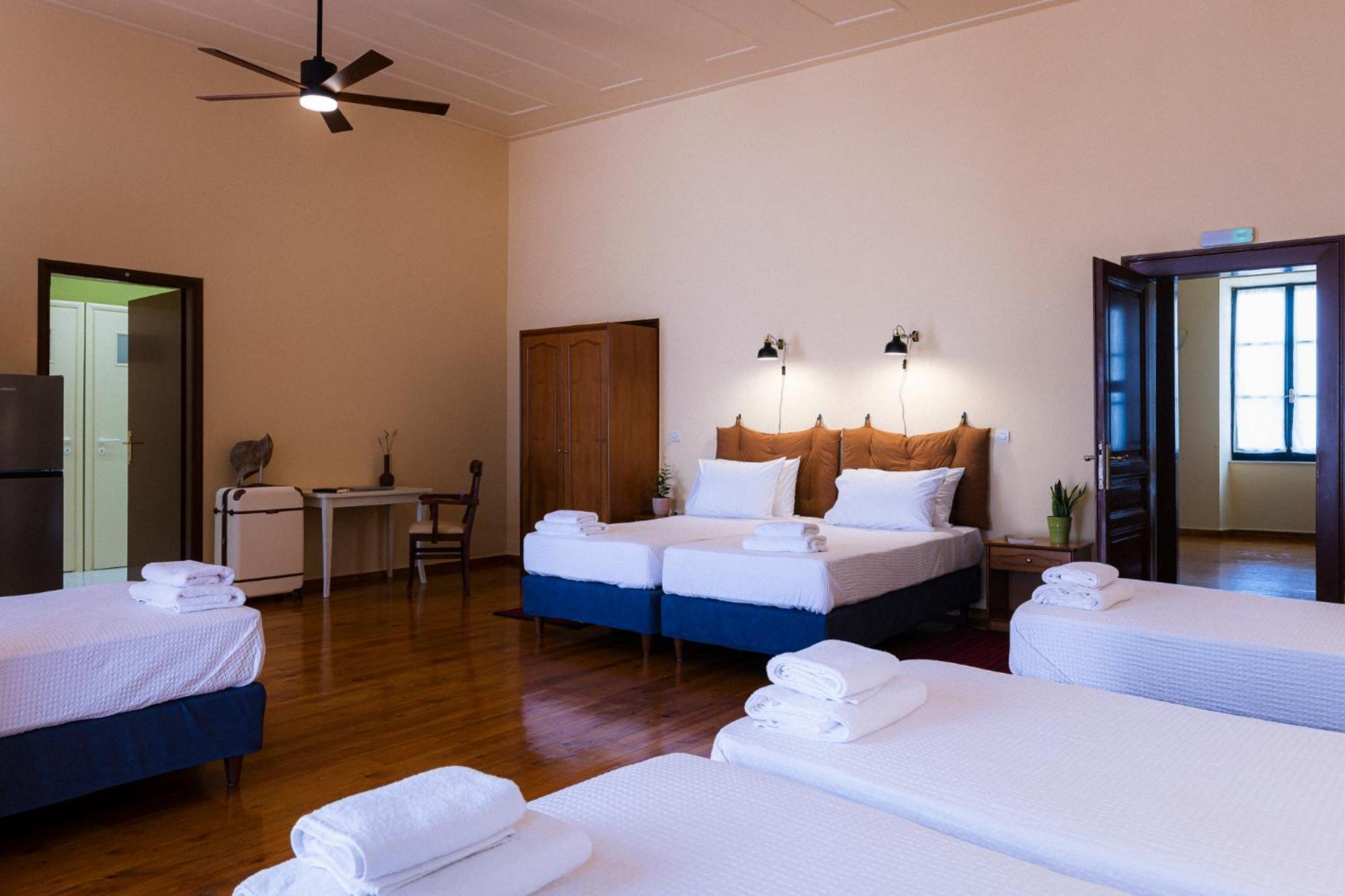 Sundial Lodge Chrissi Akti Chania Exterior foto